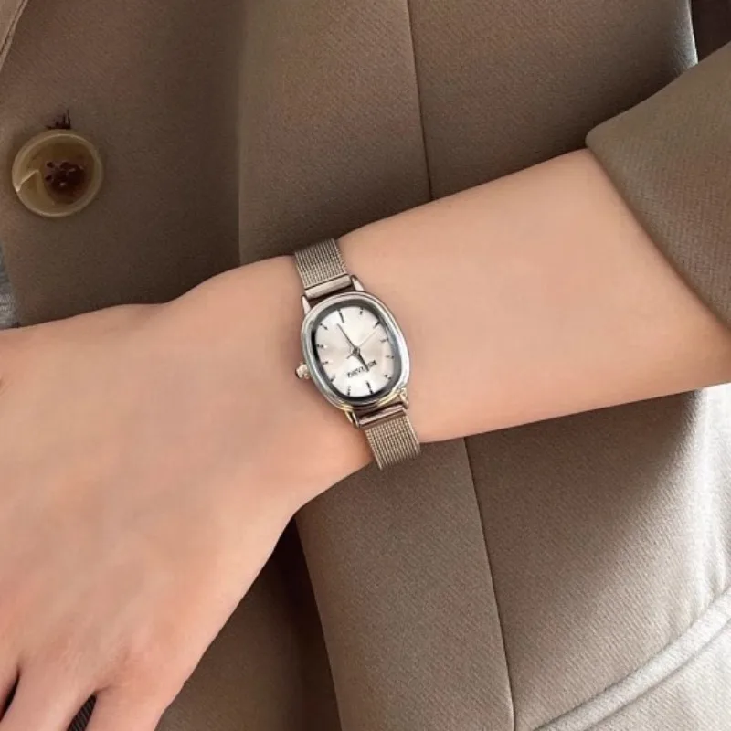 Зеленые часы с маленьким оваль – обзор и цена Ladies Luxury Watch